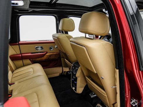 Used 2019 Rolls-Royce Cullinan AWD/4WD image 92