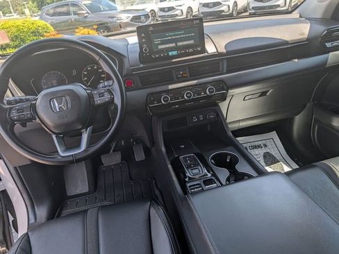 Used 2025 Honda Pilot EX-L image 44