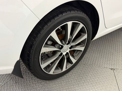 Used 2020 Hyundai Elantra GT FWD image 54