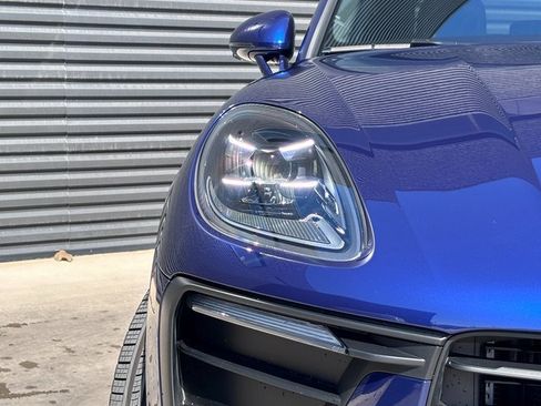 Certified 2026 Porsche Macan image 12