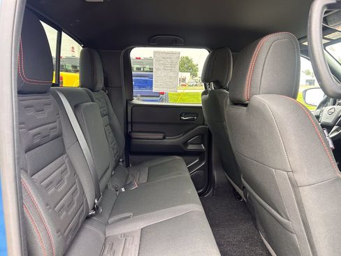 Used 2025 Nissan Frontier PRO-4X w/ Pro Convenience Package AWD/4WD image 18