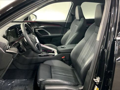 Certified 2025 Audi Q5 Prestige image 28