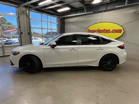 Used 2023 Honda Civic Sport Touring image 2