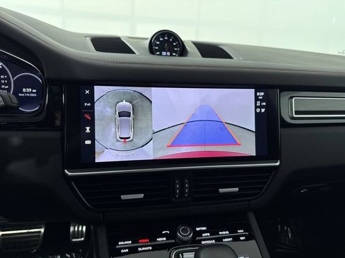 Certified 2023 Porsche Cayenne Turbo AWD/4WD image 30