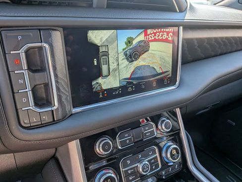 Used 2024 GMC Yukon Denali w/ Advanced Technology Package AWD/4WD image 20