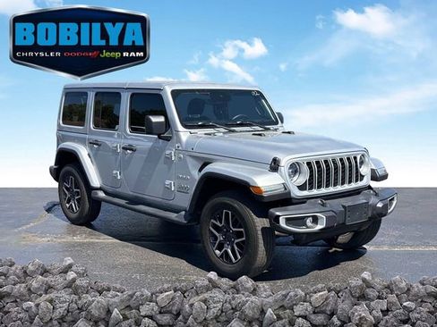 Used 2024 Jeep Wrangler Unlimited Sahara w/ Technology Group AWD/4WD image 2