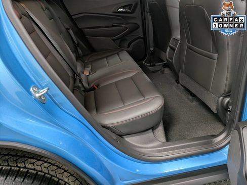 Used 2025 Chevrolet Trax RS w/ Sunroof Package FWD image 27