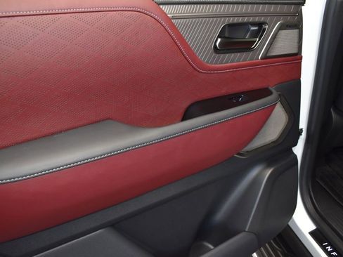 Used 2025 INFINITI QX80 Autograph w/ Autograph Exterior Package image 15