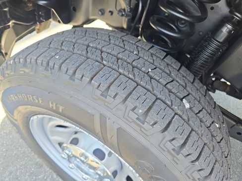 Used 2015 Ford F250 XL w/ Power Equipment Group AWD/4WD image 31