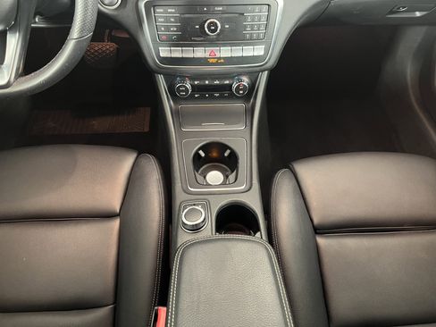 Used 2019 Mercedes-Benz GLA 250 4MATIC image 16