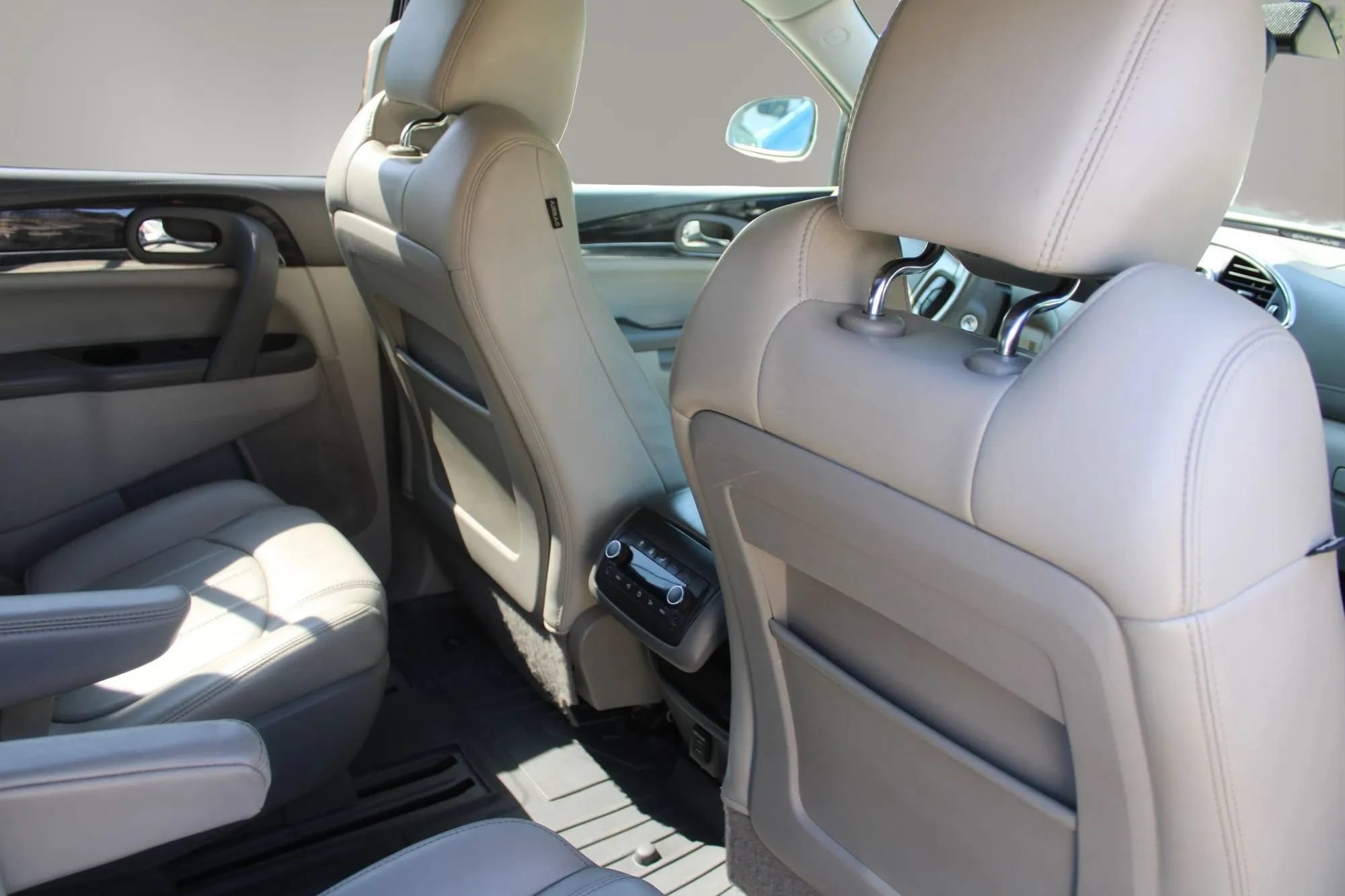 Used 2015 Buick Enclave Premium w/ Experience Buick Package FWD image 26