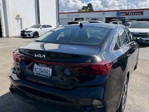 Certified 2023 Kia Forte LXS image 3