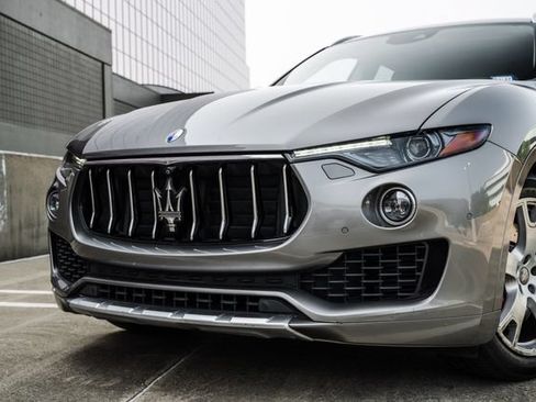 Used 2017 Maserati Levante S AWD/4WD image 22