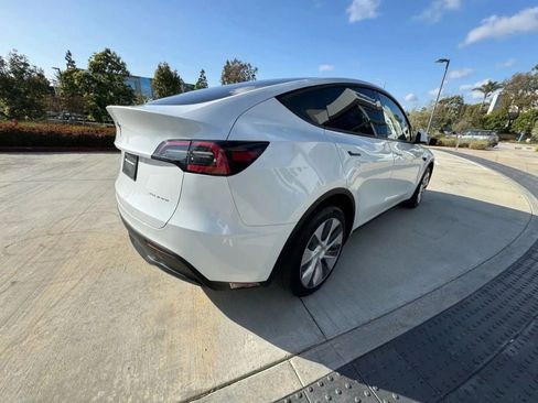 Used 2023 Tesla Model Y Long Range AWD/4WD image 5