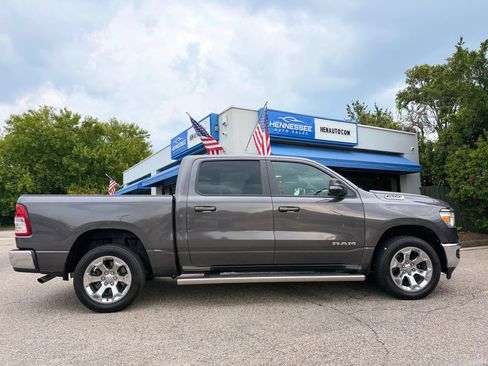 Used 2022 RAM 1500 Big Horn AWD/4WD image 7