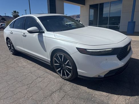 Used 2023 Honda Accord Touring image 7