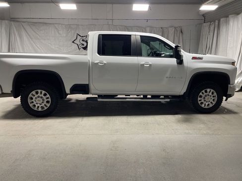 Used 2023 Chevrolet Silverado 2500 LT w/ Convenience Package AWD/4WD image 8