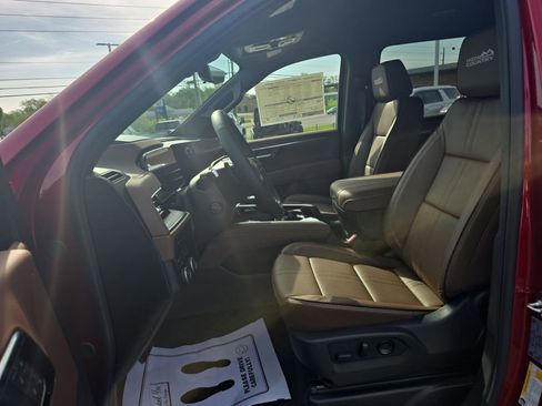 New 2026 Chevrolet Suburban High Country AWD/4WD image 28