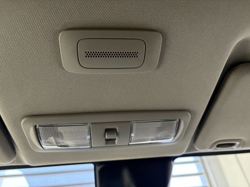 Used 2024 Nissan Frontier S w/ Technology Package image 19