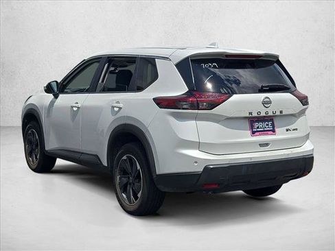 Used 2024 Nissan Rogue SV AWD/4WD image 7