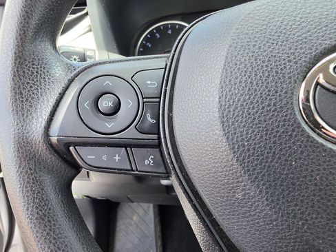 Used 2021 Toyota RAV4 XLE FWD image 25