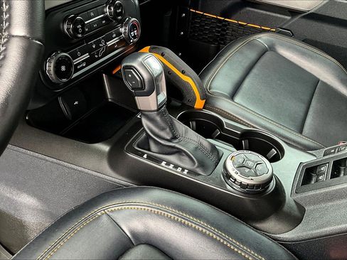 Used 2022 Ford Bronco Badlands image 17