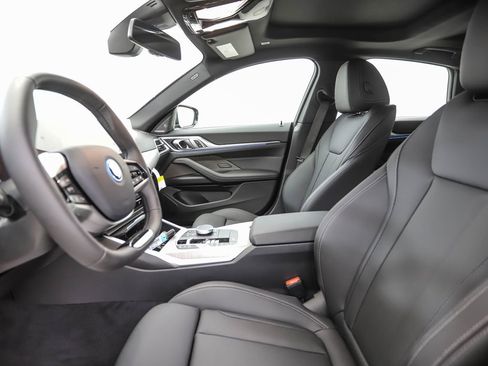 Used 2025 BMW i4 xDrive40i w/ Premium Package image 11