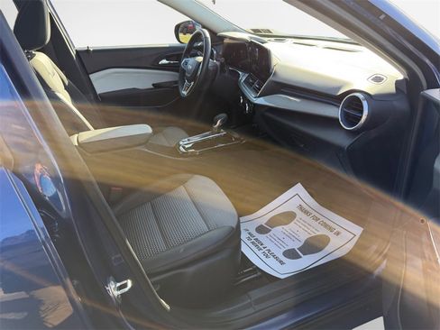 Certified 2024 Chevrolet Trax LT w/ LT Convenience Package image 26