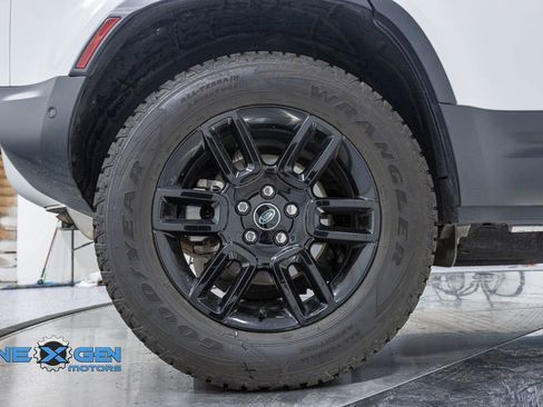 Used 2023 Land Rover Defender 110 S image 48