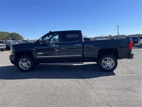 Used 2018 Chevrolet Silverado 2500 High Country image 7