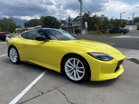 Used 2024 Nissan Z Performance w/ Floor Mat Package RWD image 3