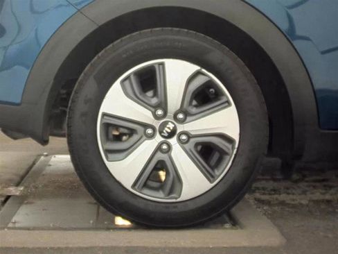 Used 2018 Kia Niro LX FWD image 10