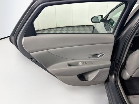 Used 2025 Hyundai Elantra Sport FWD image 25