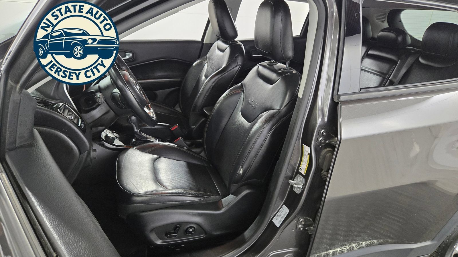 Used 2018 Jeep Compass Limited w/ Safe & Security Group AWD/4WD image 26