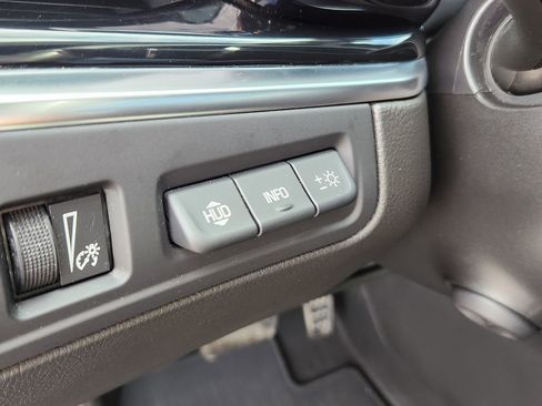 Used 2022 Cadillac XT6 Premium Luxury w/ Technology Package image 22