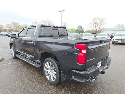 Used 2022 Chevrolet Silverado 1500 High Country w/ High Country Premium Package AWD/4WD image 10