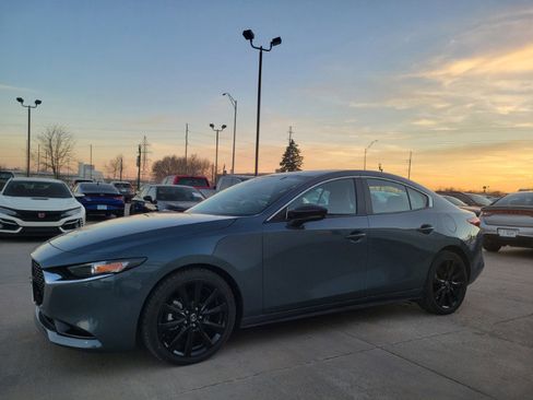 Used 2025 MAZDA MAZDA3 s image 4