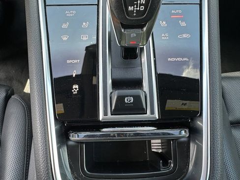 Certified 2023 Porsche Panamera RWD image 32