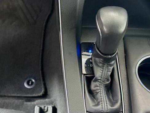 Certified 2019 Toyota Avalon Touring image 16