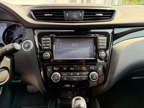Used 2017 Nissan Rogue Sport SL w/ SL Premium Package AWD/4WD image 31