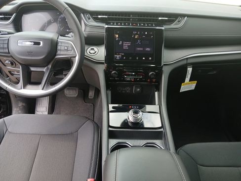 New 2024 Jeep Grand Cherokee Laredo X image 10