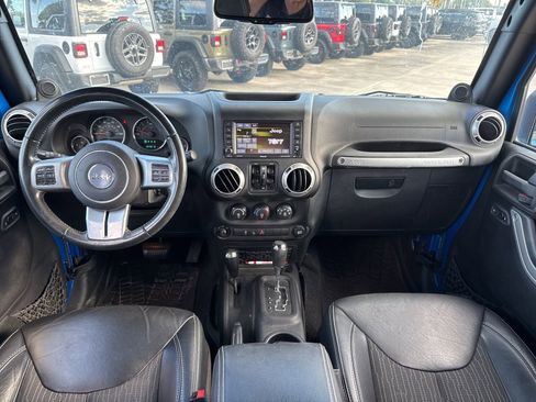 Used 2014 Jeep Wrangler Unlimited Freedom Edition image 10