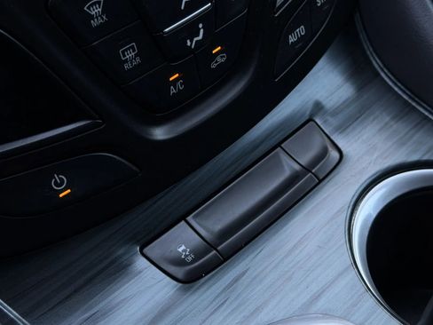 Used 2020 Buick Envision Essence w/ LPO, Active Package image 33