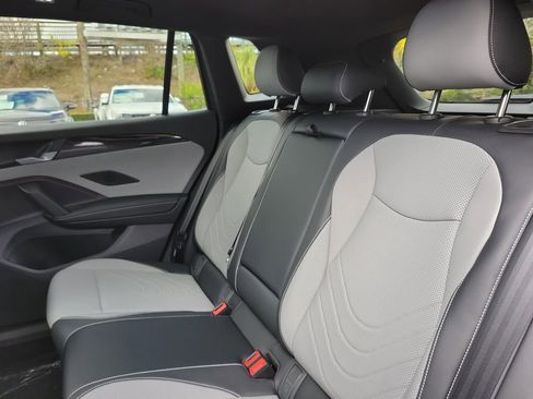 New 2026 Volkswagen Tiguan SE R-Line image 8