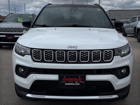 Used 2025 Jeep Compass Limited AWD/4WD image 3