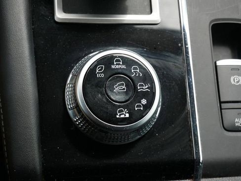 Used 2022 Mitsubishi Outlander SE AWD/4WD image 23