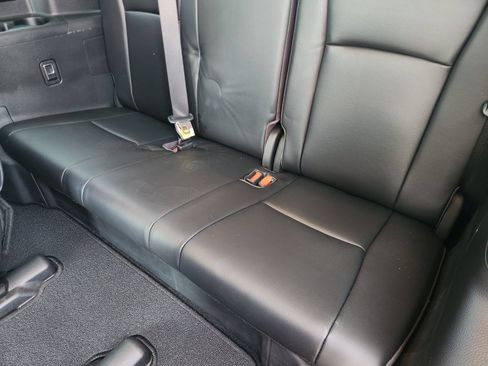 Used 2023 Toyota Highlander XLE FWD image 35