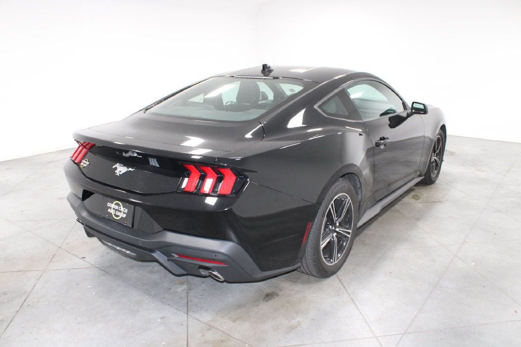 Used 2024 Ford Mustang Coupe RWD image 9