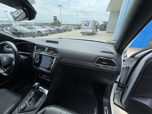 Used 2023 Volkswagen Tiguan SE R-Line AWD/4WD image 29
