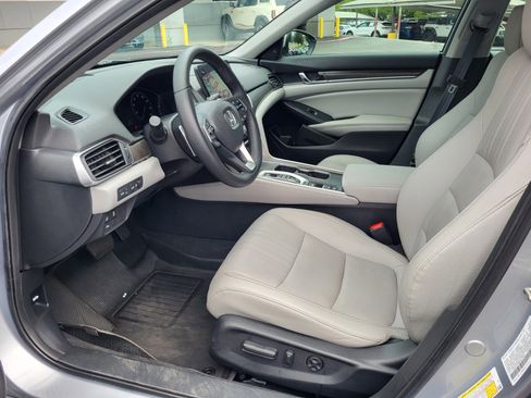 Used 2019 Honda Accord Touring image 17